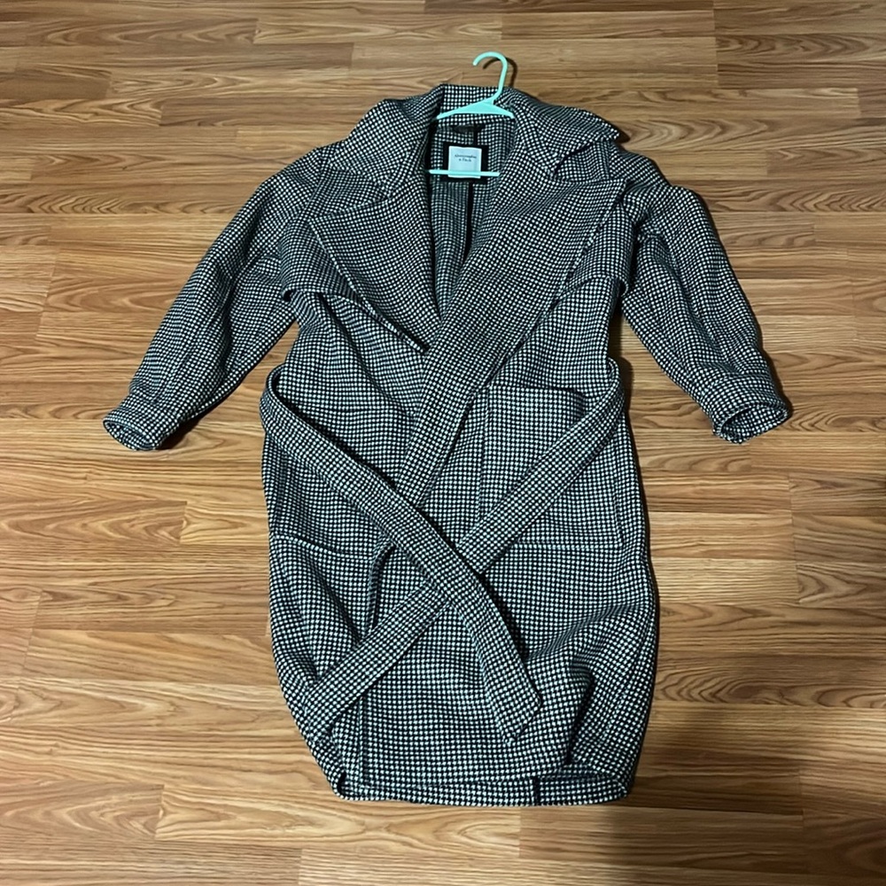 Abercrombie wool coat with tie size M